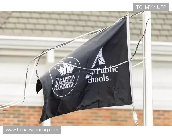 詹姆斯家乡餐厅开业 提供就业机会 詹姆斯家乡餐厅开业 提供就业机会